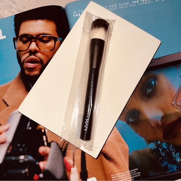 NYX PRO Brush 3 - Picture 2 of 3